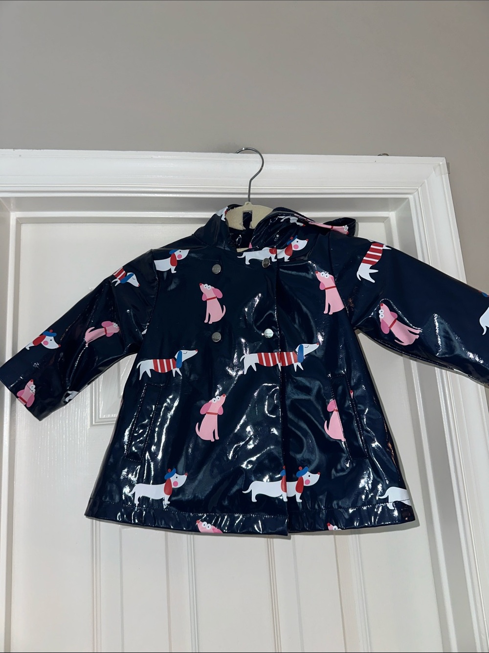 Jacardi Paris rain coat with dog print